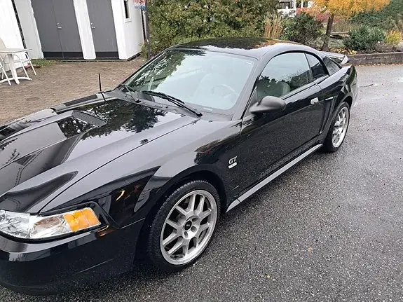 Ford Mustang 2000 photo 2