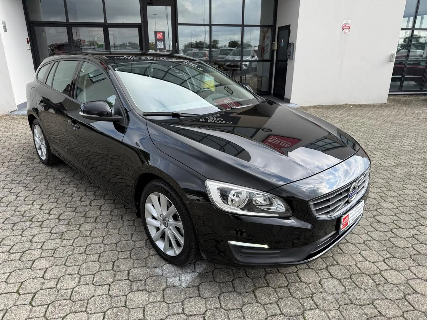 Volvo V60 2016 photo 2