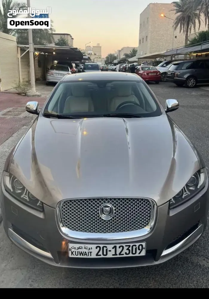 Jaguar Xf 2012 photo 2