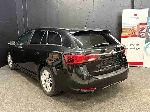Toyota Avensis 2016 photo 5