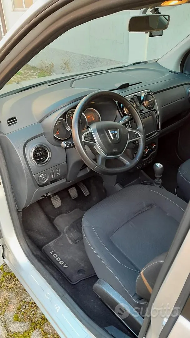 Dacia Lodgy 2018 photo 2