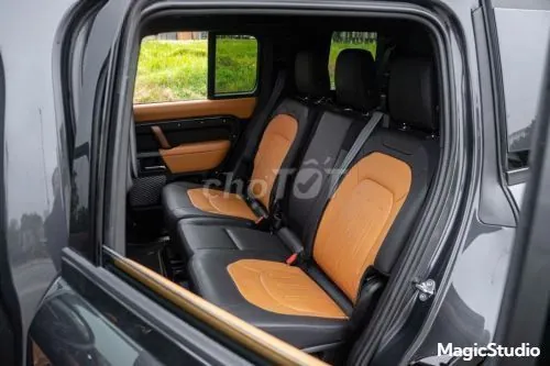 Land Rover Defender 2023 photo 4