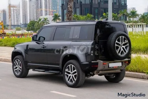 Land Rover Defender 2023 photo 2