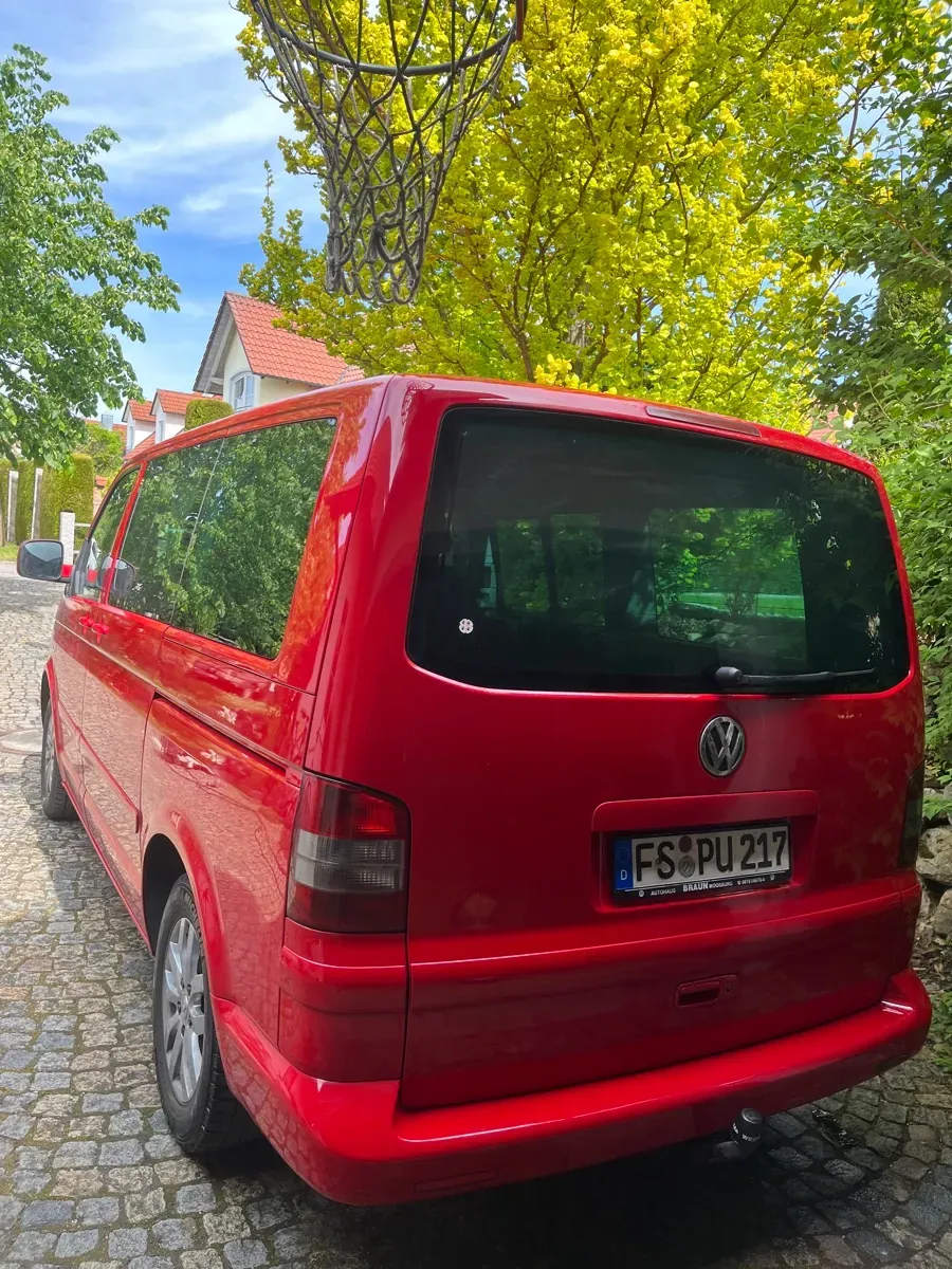 Volkswagen T5 2003 photo 2