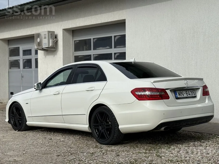 Mercedes-Benz E220 2011 photo 5