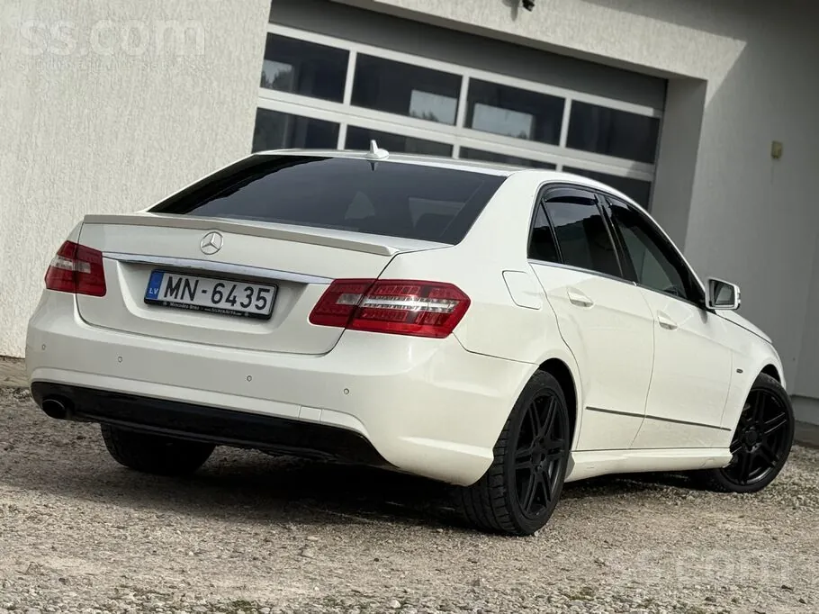 Mercedes-Benz E220 2011 photo 4