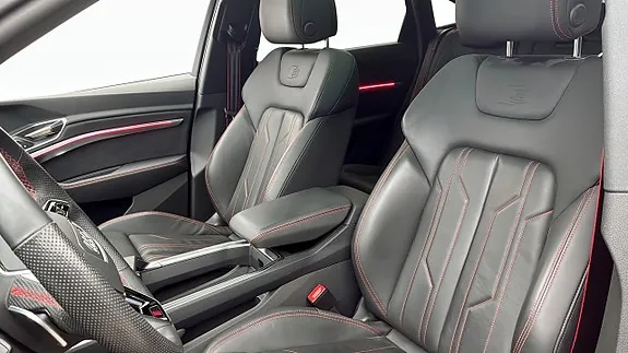 Audi Q8 2024 photo 2