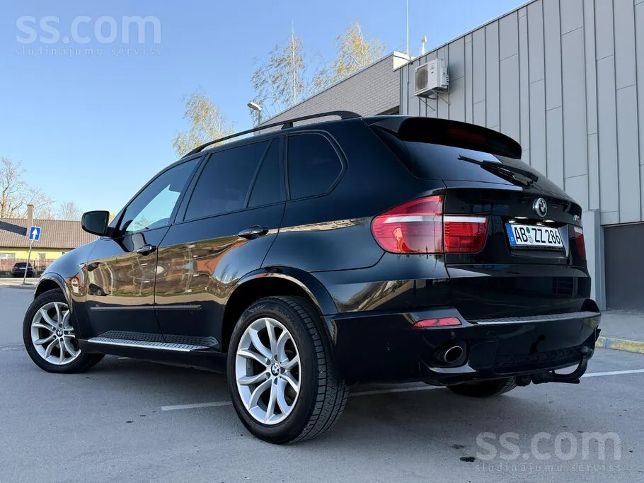 BMW X5 2007 photo 2