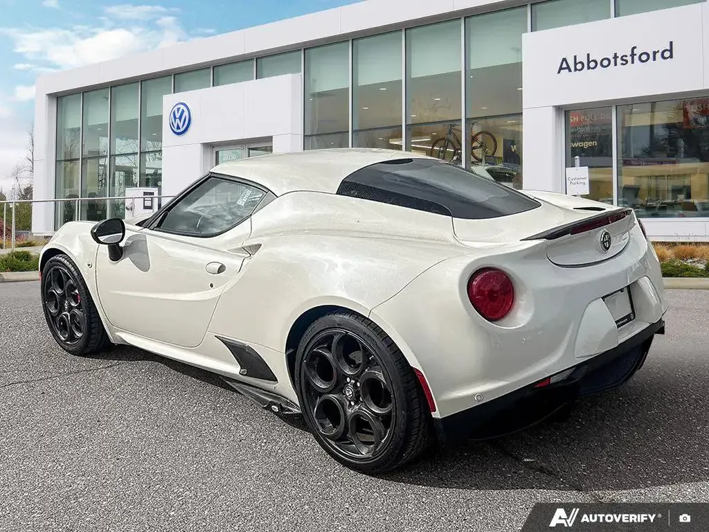 Alfa Romeo 4C 2016 photo 3