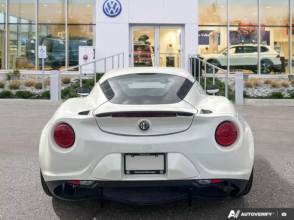 Alfa Romeo 4C 2016 photo 4