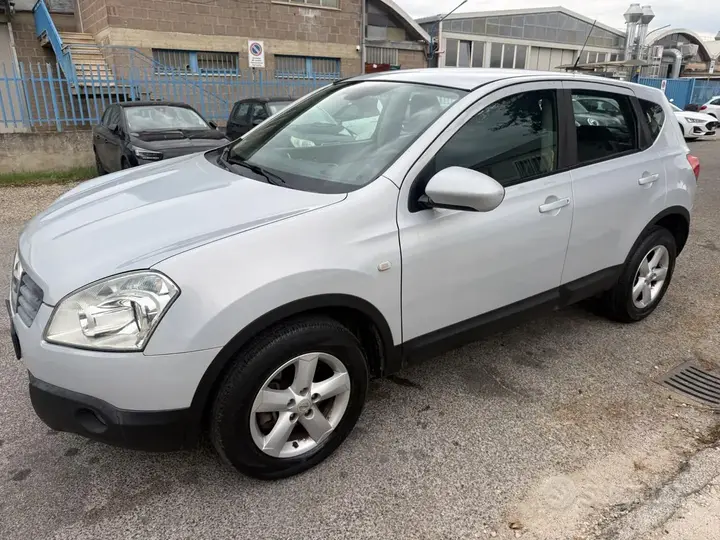 Nissan Qashqai 2008 photo 2