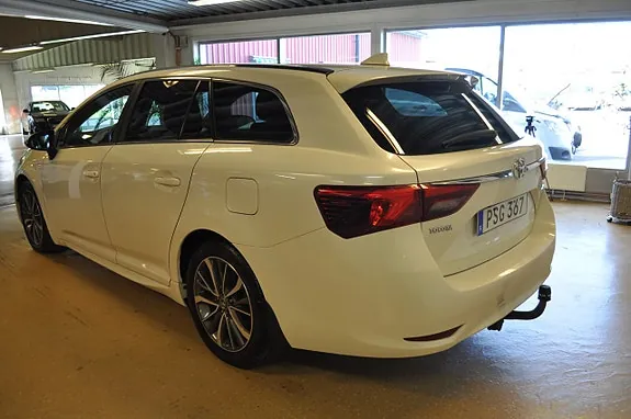 Toyota Avensis 2016 photo 4