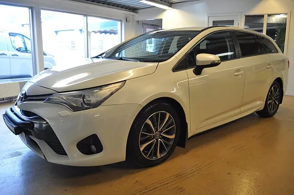 Toyota Avensis 2016 photo 2