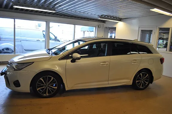 Toyota Avensis 2016 photo 3