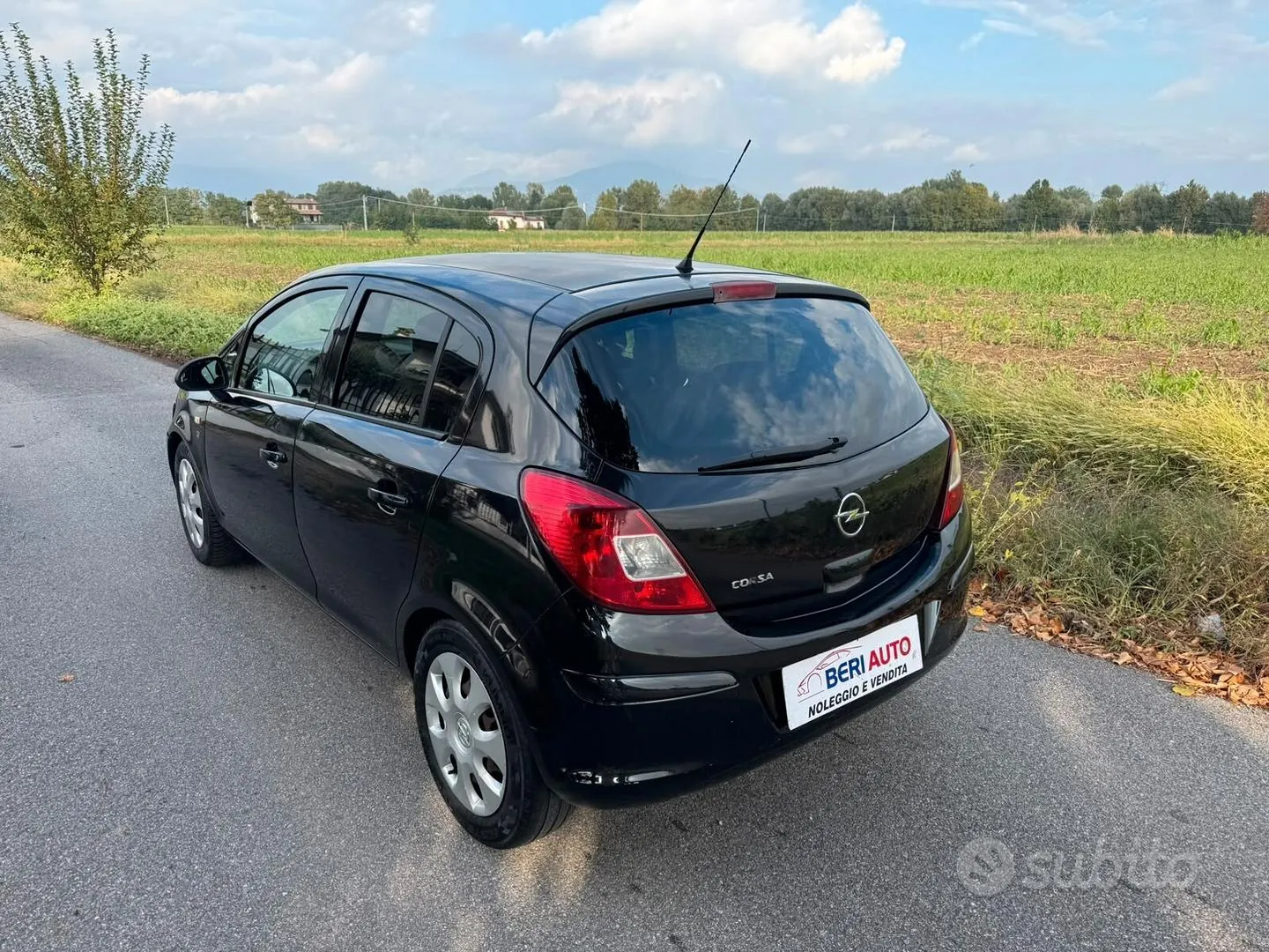 Opel Corsa 2010 photo 3