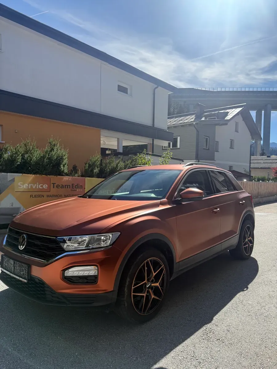 Volkswagen T-Roc 2021 photo 2