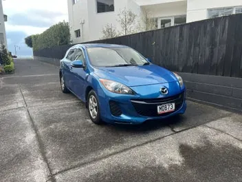 Mazda Axela 2012 photo 2