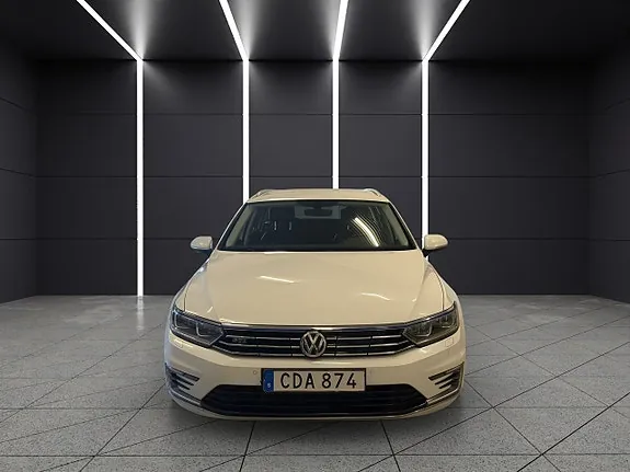 Volkswagen Passat 2016 photo 2