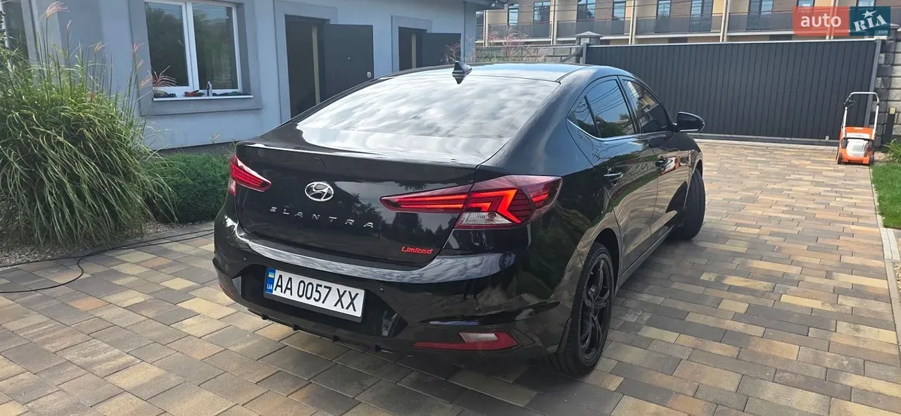 Hyundai Elantra 2019 photo 5