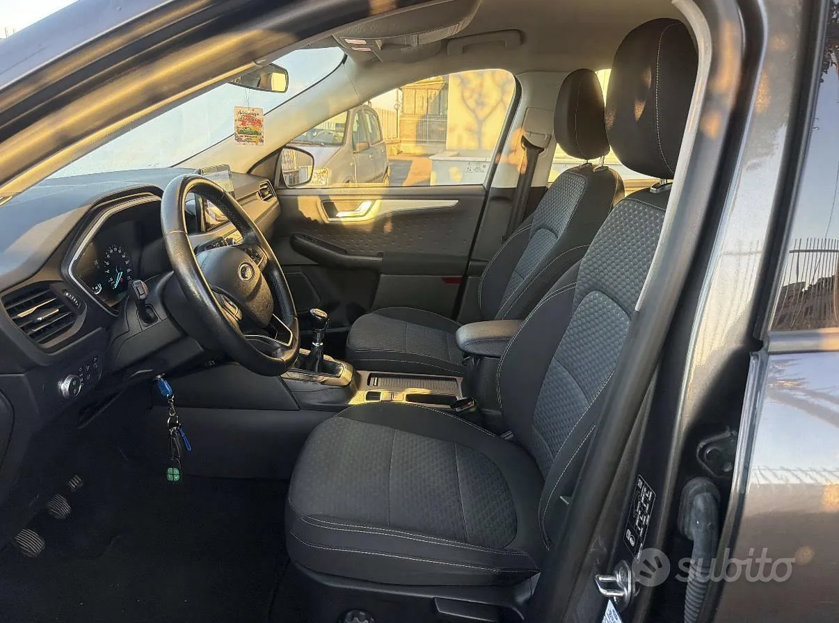 Ford Kuga 2021 photo 3