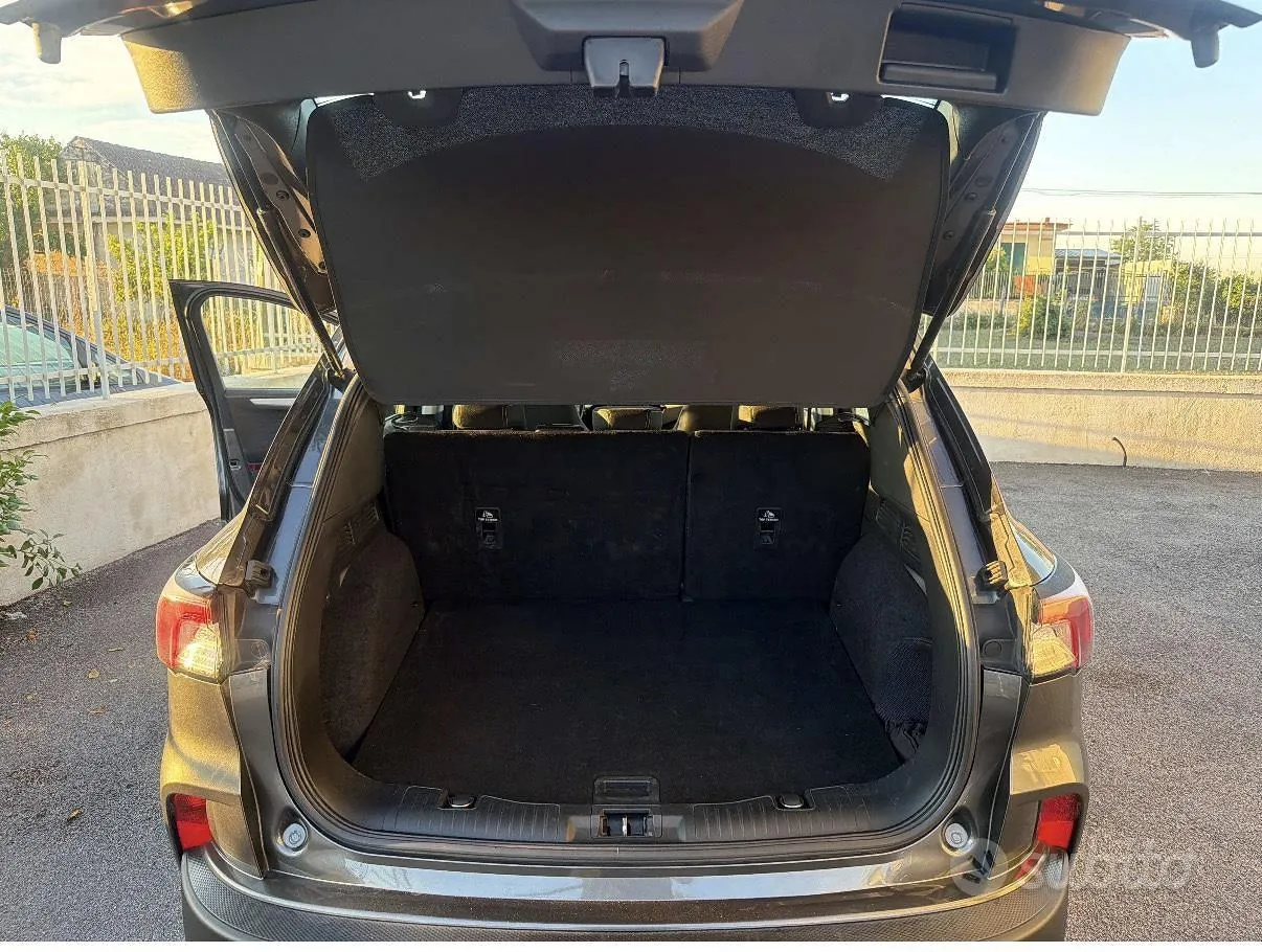 Ford Kuga 2021 photo 2