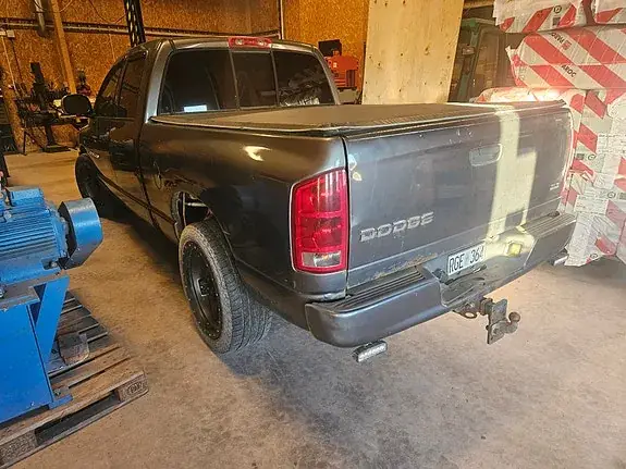 Dodge Ram 1500 2004 photo 2
