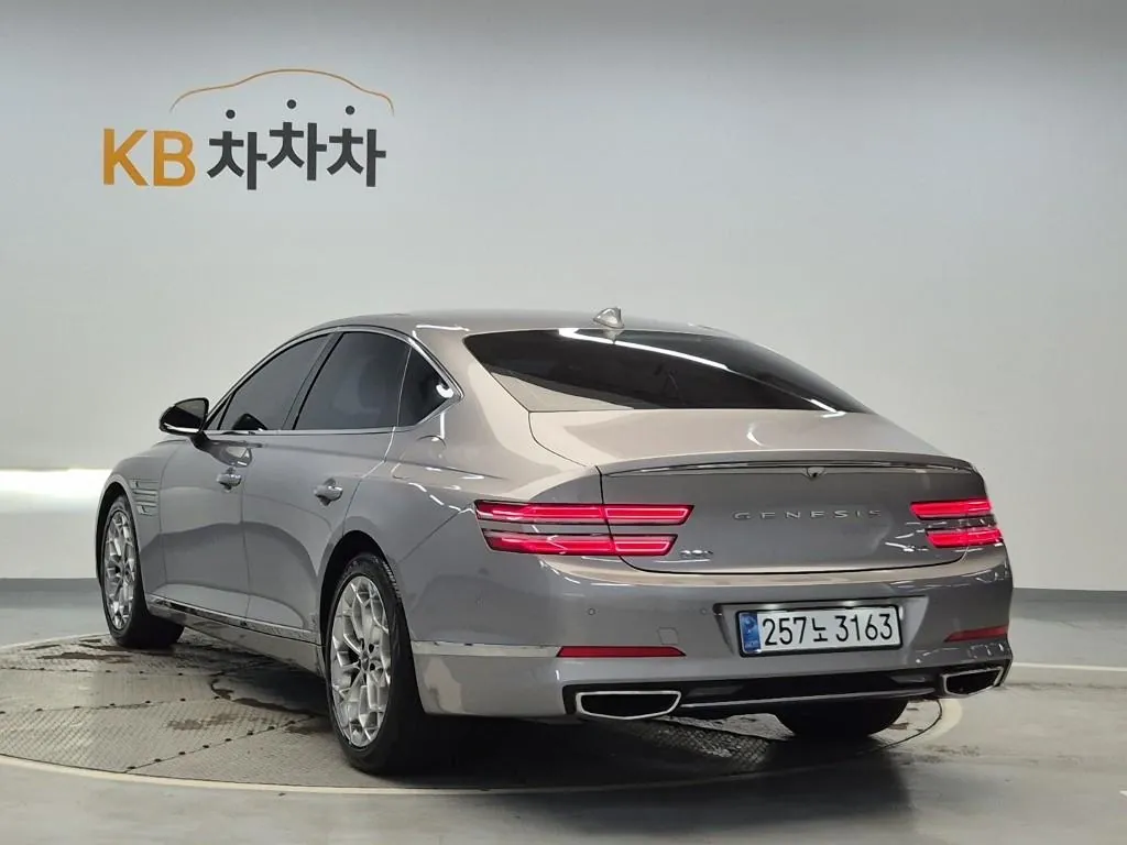 Genesis G80 2022 photo 2