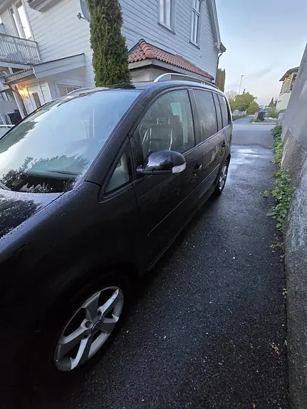 Volkswagen Touran 2009 photo 4