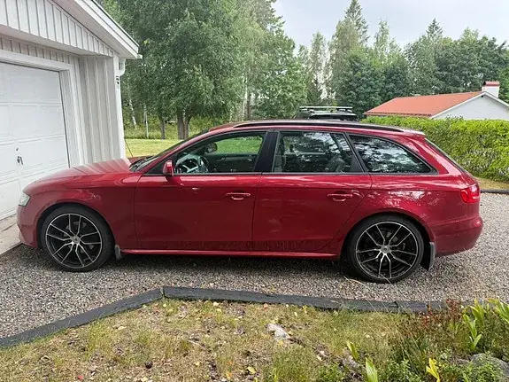 Audi A4 2010 photo 4