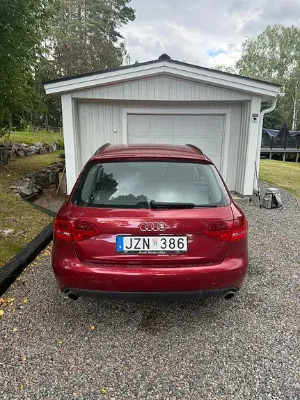 Audi A4 2010 photo 5