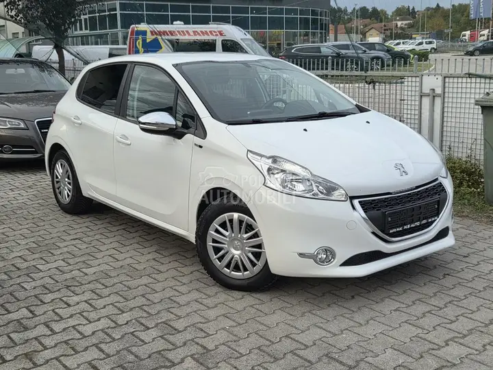 Peugeot 208 2015 photo 2