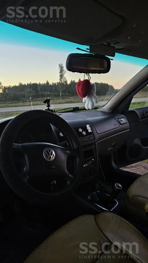 Volkswagen Golf 1999 photo 2