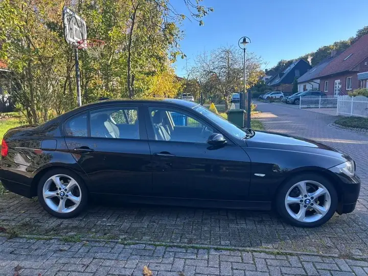 BMW 318I E90