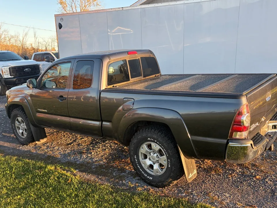Toyota Tacoma 2013 photo 2