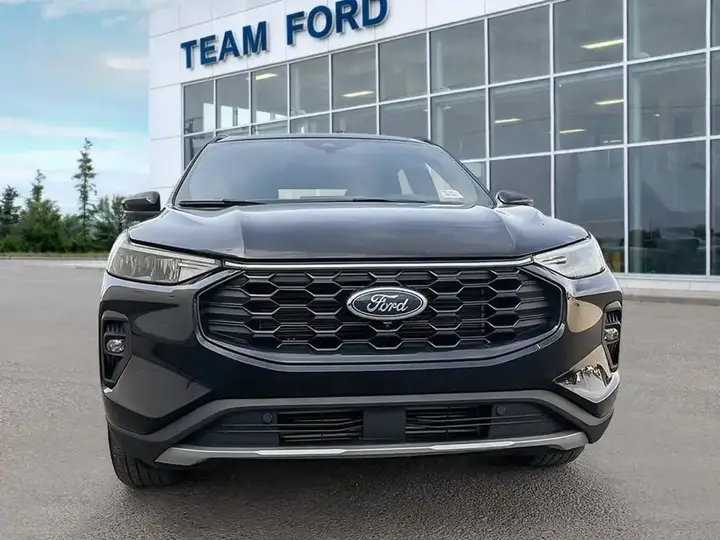 Ford Escape 2025 photo 2