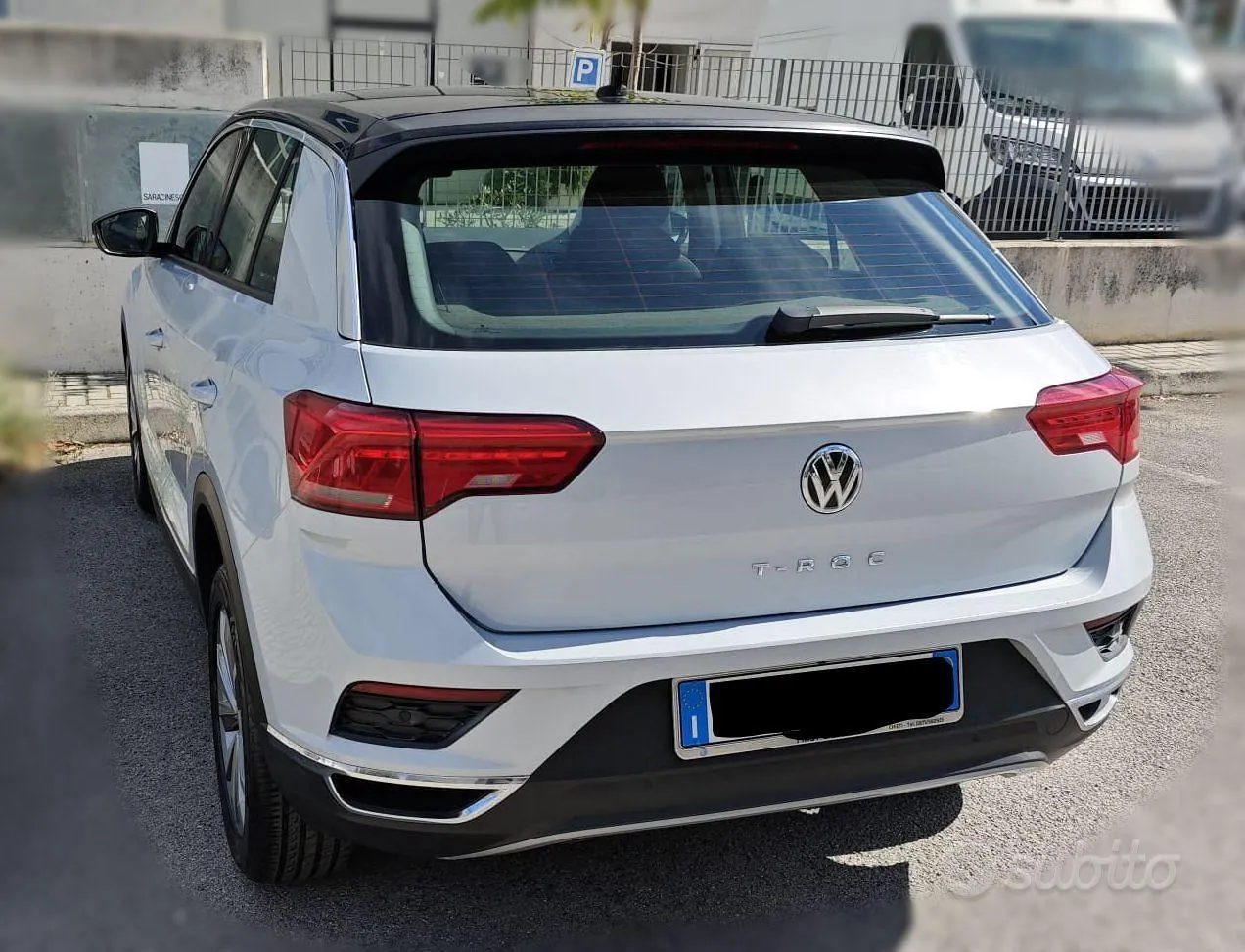 Volkswagen T-Roc 2018 photo 2