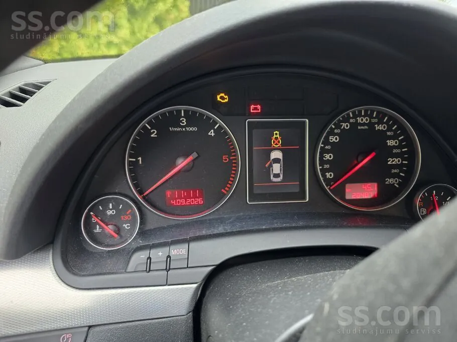 Audi A4 2004 photo 4