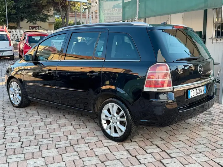 Opel Zafira 2007 photo 2