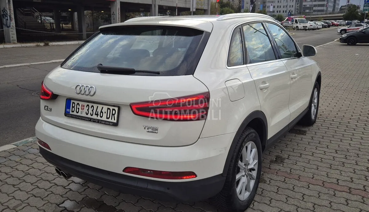 Audi Q3 2012 photo 4