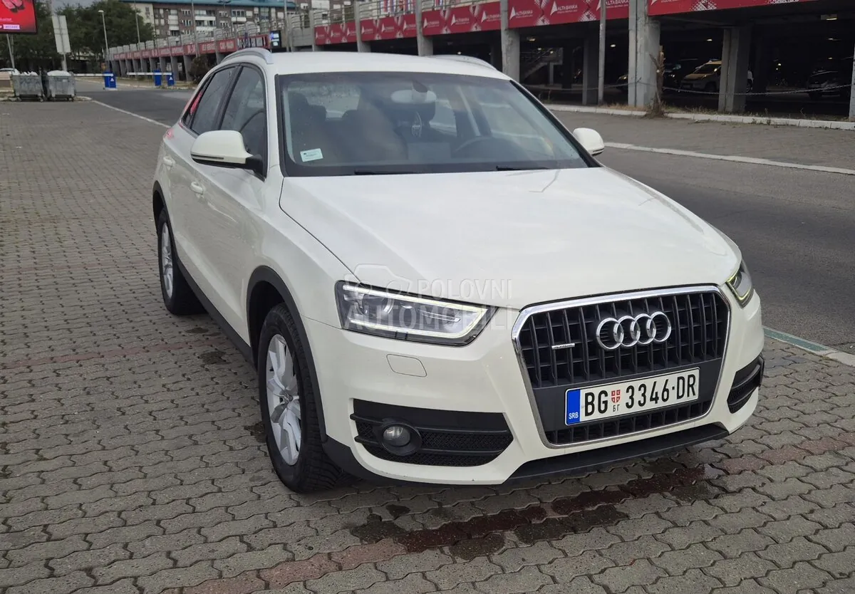 Audi Q3 2012 photo 2