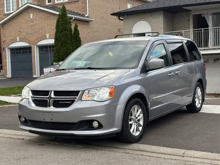 Dodge Grand Caravan 2015 photo 2