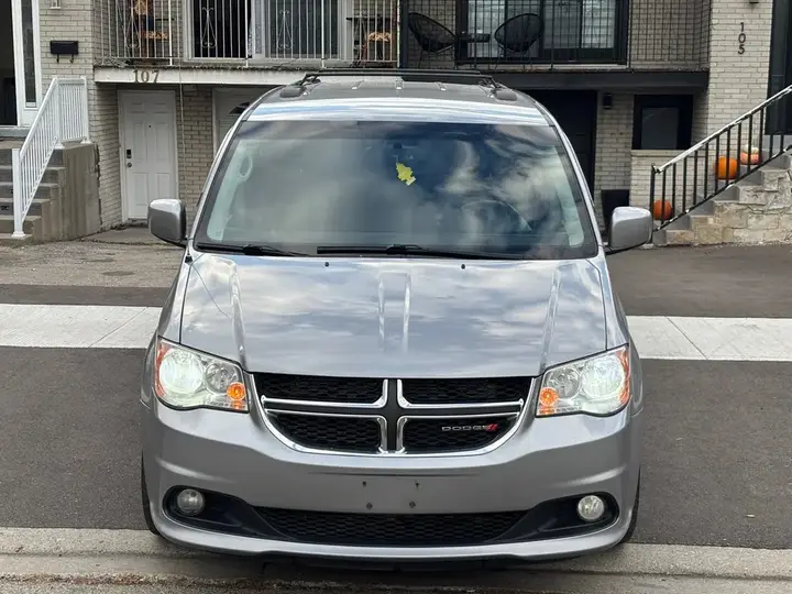 Dodge Grand Caravan 2015 photo 3