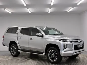 Mitsubishi Triton 2022 photo 2