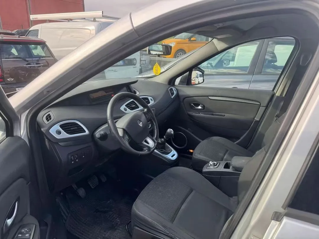 Renault Scenic 2010 photo 5