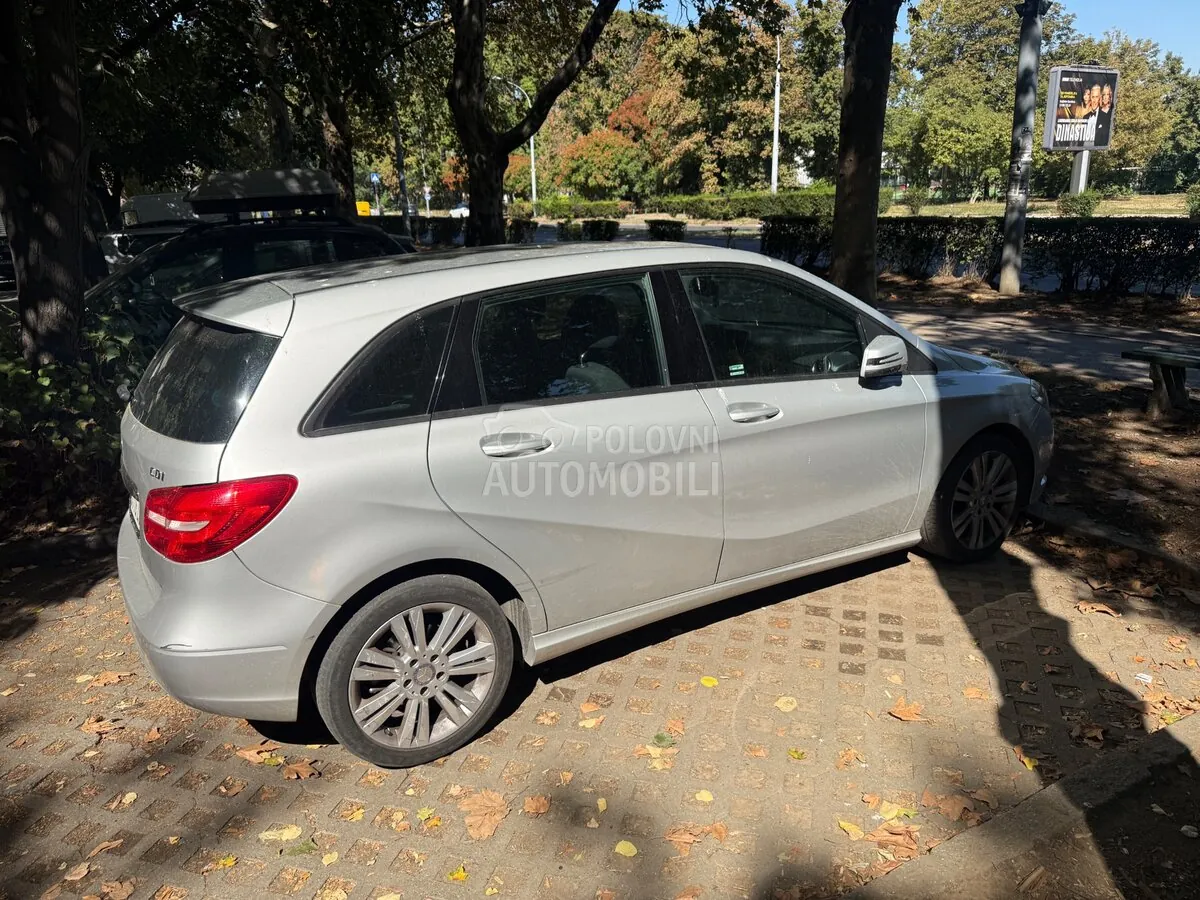 Mercedes-Benz B 160 2014 photo 5
