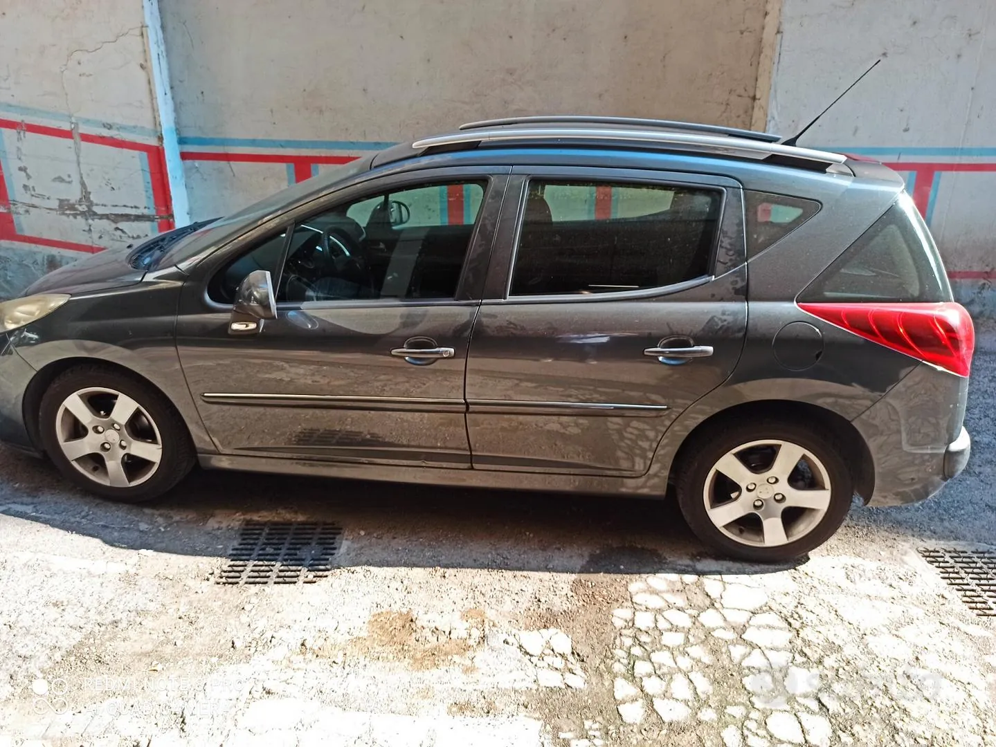 Peugeot 207 2012 photo 2