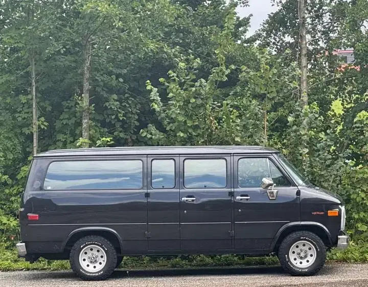 Chevrolet G20 Van Beauville 1978 photo 3