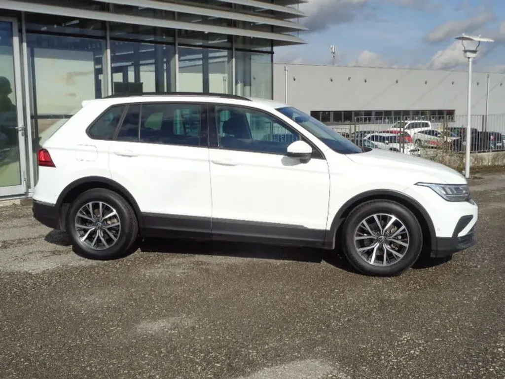 Volkswagen Tiguan 2023 photo 2