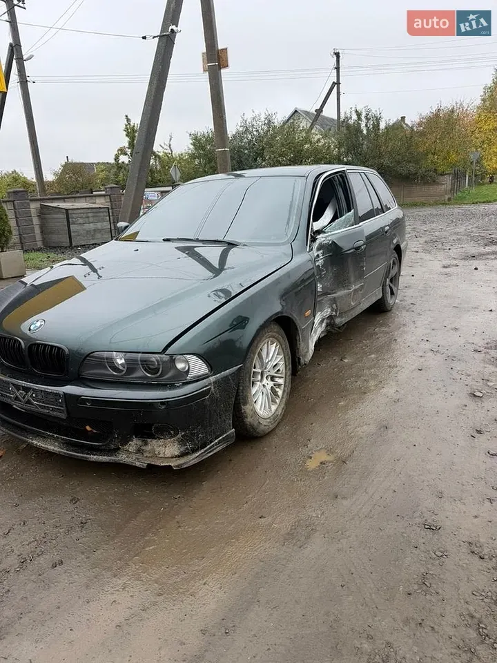 BMW 5 Series 2003 photo 2