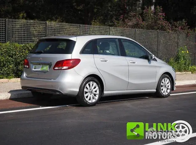 Mercedes-Benz B 180 2018 photo 2
